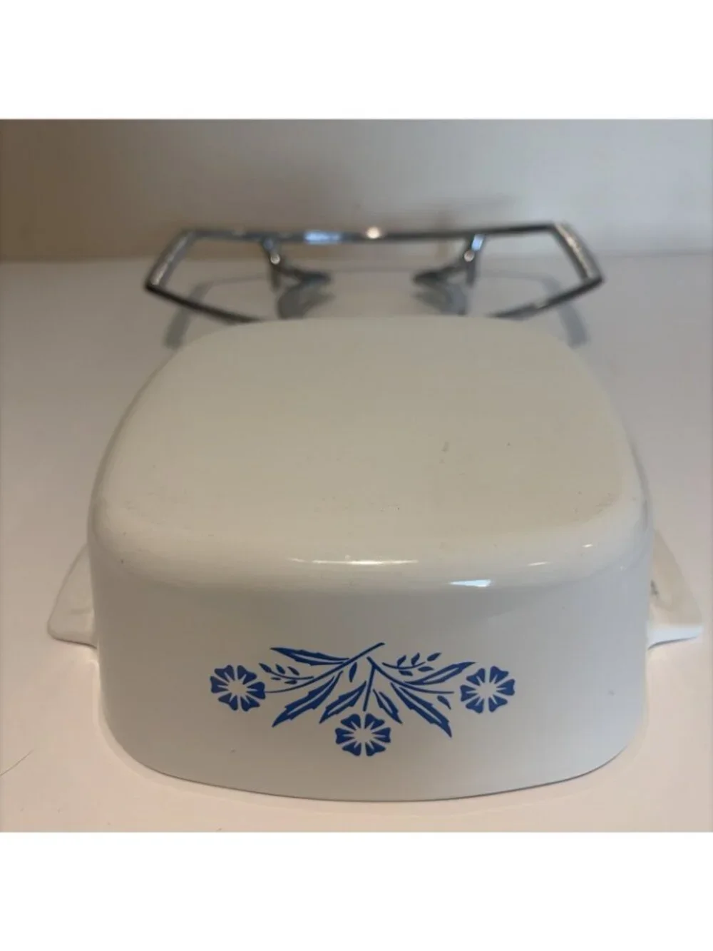 VTG Corning Ware Blue Cornflower Casserole 1 1/2 QT W/ Pyrex Lid & Metal Trivet